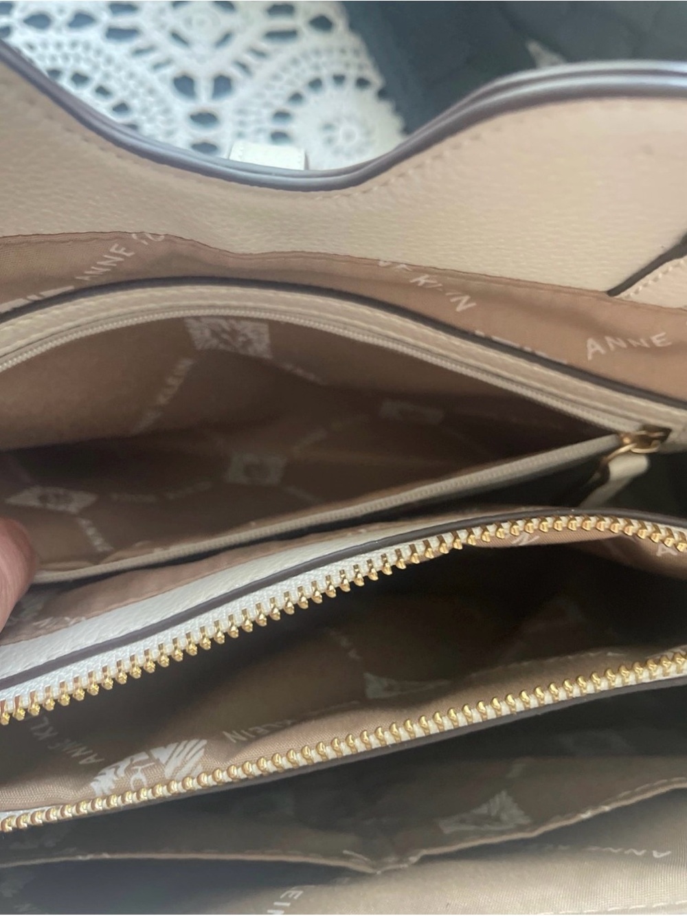 Anne Klein East West Tote Purse - Picture 12 of 12
